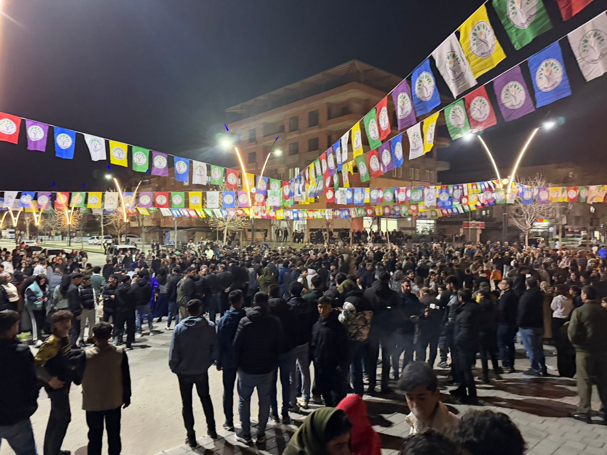 DEM PARTi Batman tweet media