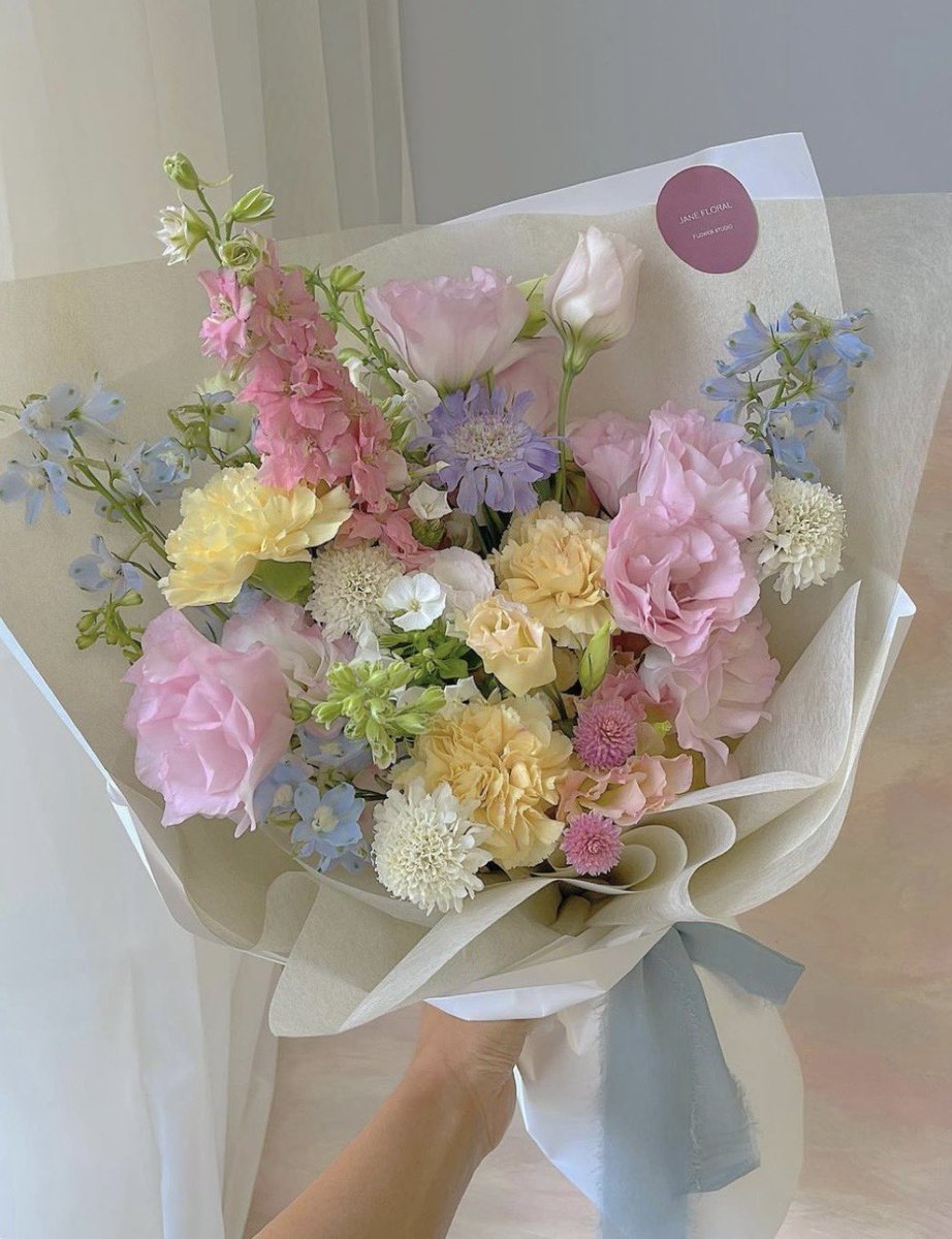 koi_mazi's tweet photo. お友達や大切な人たちへの送別の贈り物は
こんな可愛い花束にしたい𓂃𓈒𓏸︎︎︎︎ https://t.co/6kn4JSOs1e