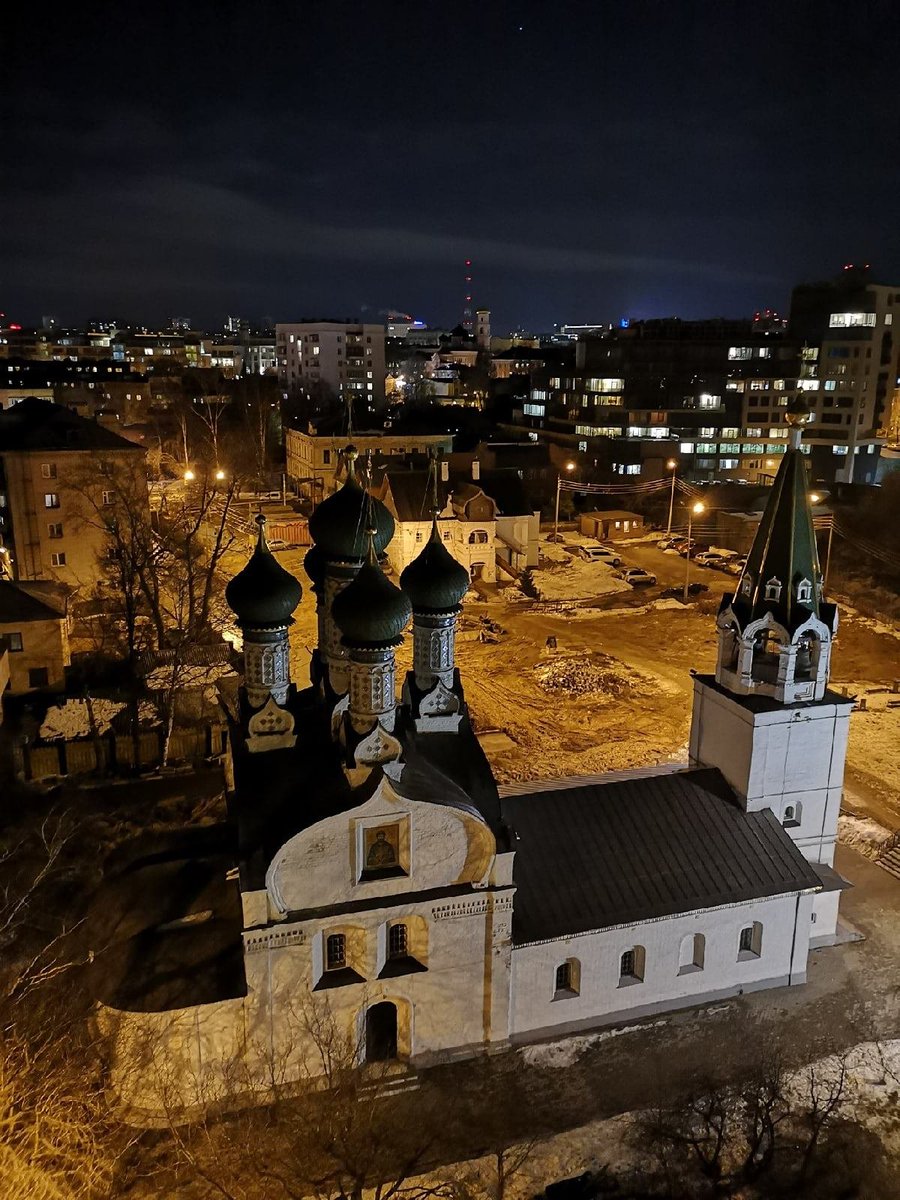 ниже нижнего tweet media