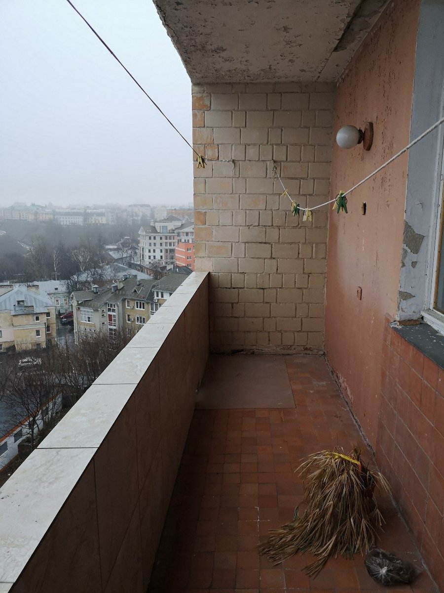 ниже нижнего tweet media