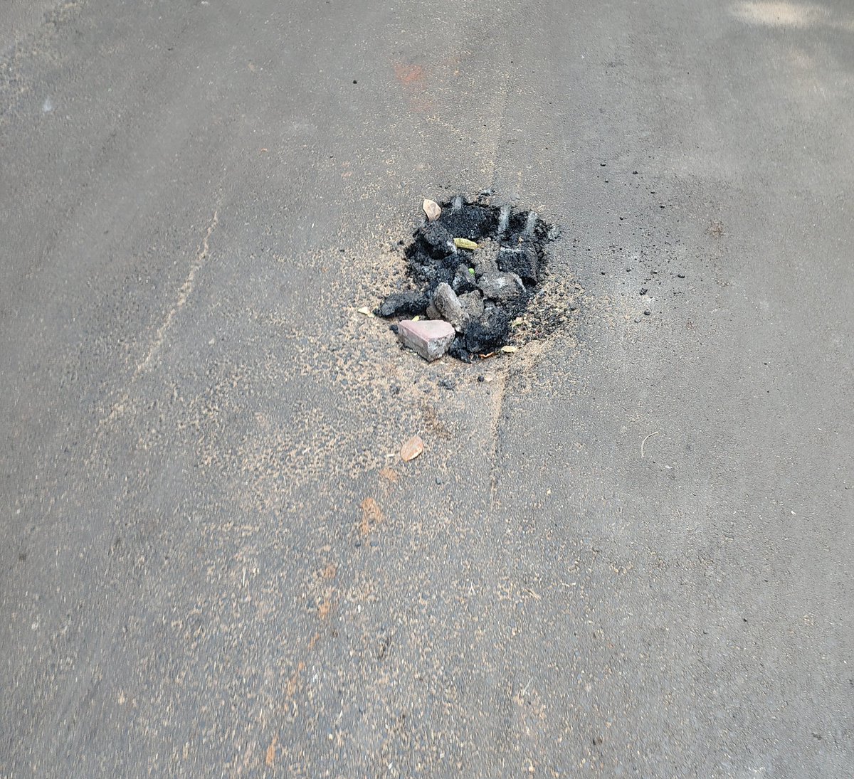 आस्वाद tweet media