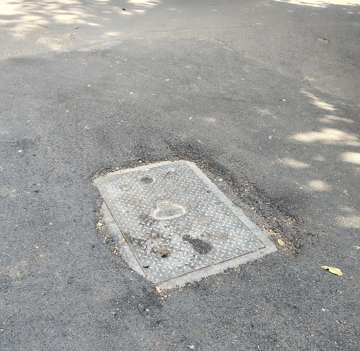 आस्वाद tweet media