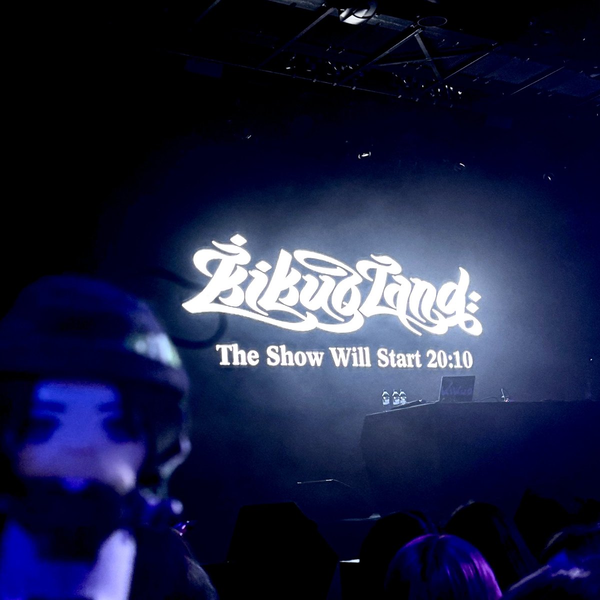 yoouft_ch's tweet photo. had an honour to attend kikuo's concert a couple of days ago, i couldn't not bring zeal pape with me🥹🥹 we had so much fun!! 
#ジールみて #zealmerch #kikuoland https://t.co/2d7ccucuUU