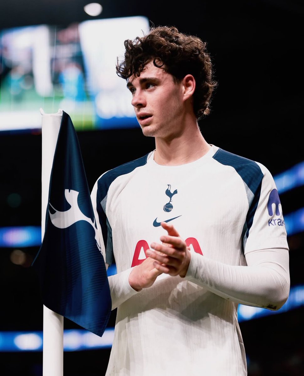 Lilywhite Rose tweet media