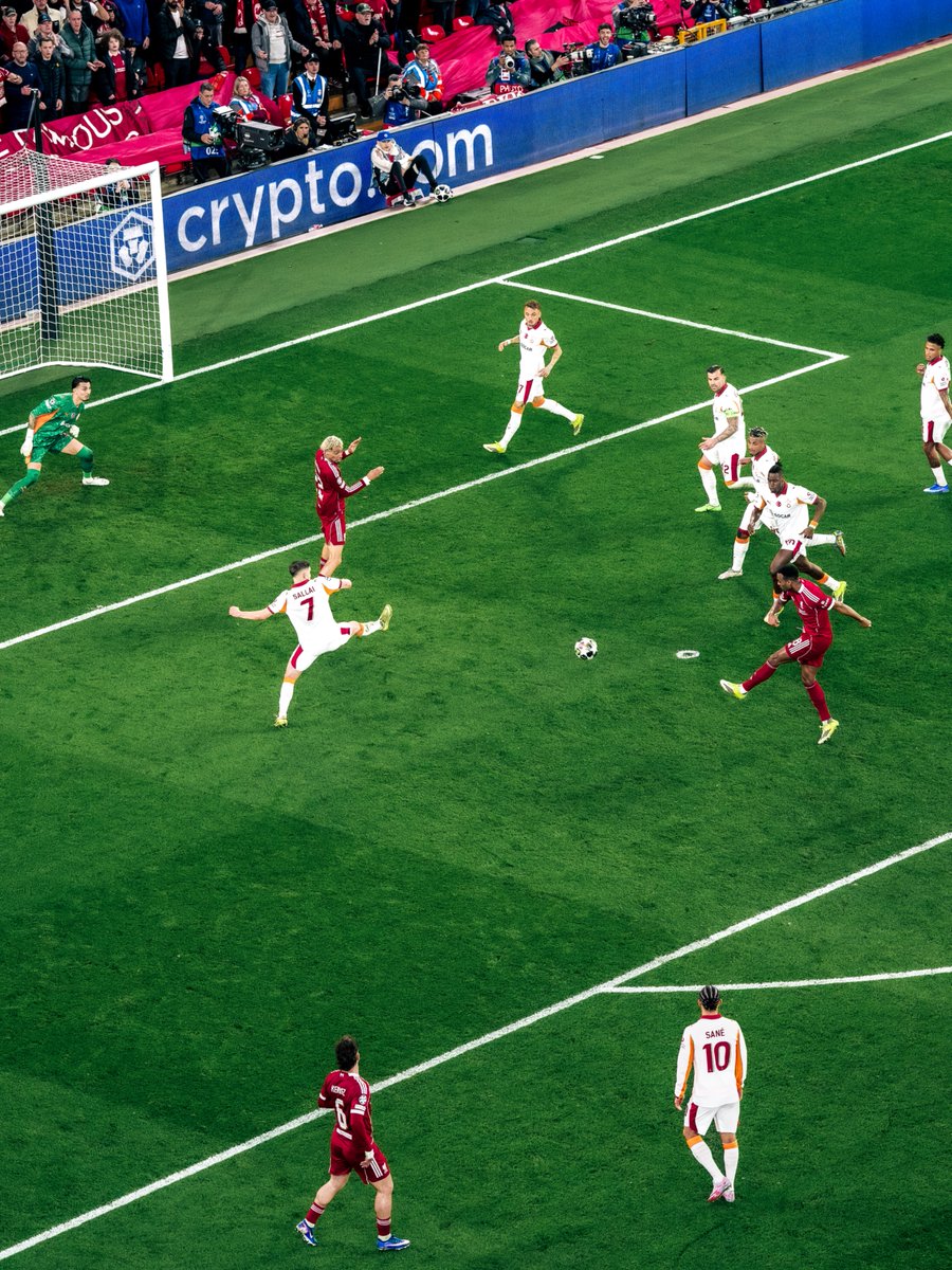 Ryan Jiro Gravenberch tweet media