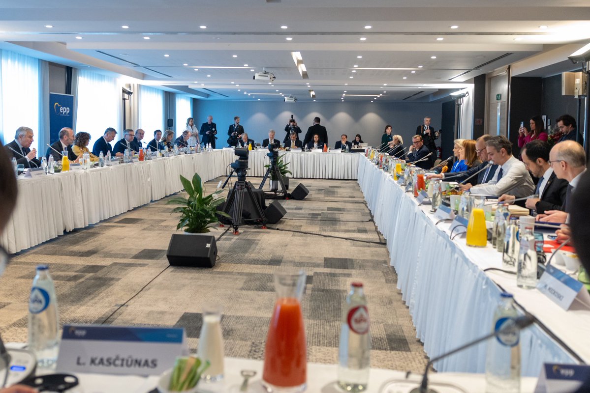 À Bruxelles, avec les chefs de gouvernement et les responsables des partis de la droite européenne. Un moment décisif pour réaffirmer nos valeurs communes : souveraineté des nations, maîtrise des frontières, défense de notre identité et promotion d’une Europe qui protège sans