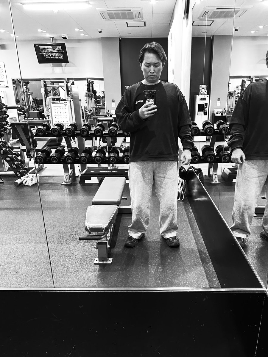 HIROSHIWORKOUT2's tweet photo. 職場近くのエニタイム
胸肩三頭
#筋トレ
#筋トレ垢
#筋トレ好きと繋がりたい https://t.co/UAecYAhpkL