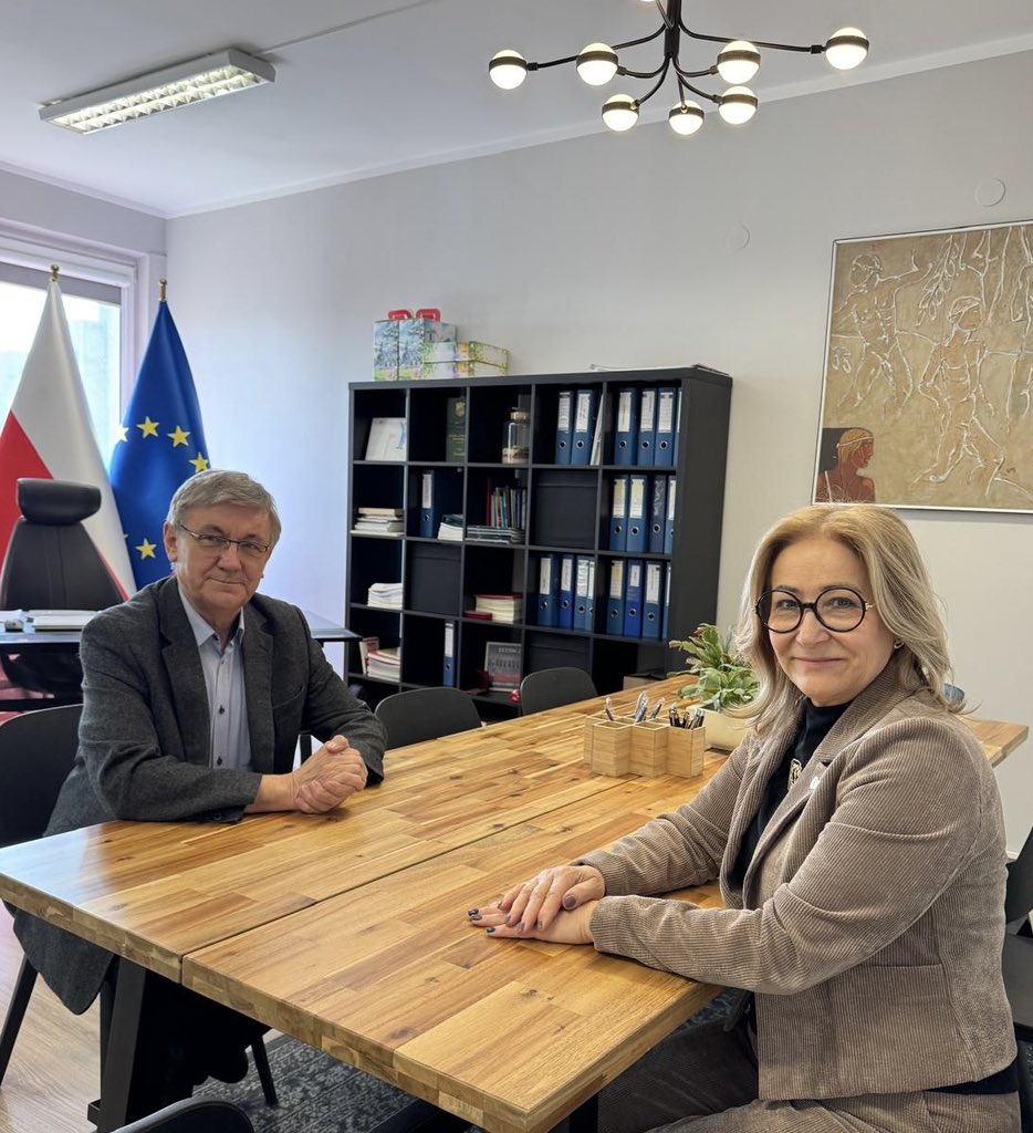 Maria Janyska tweet media