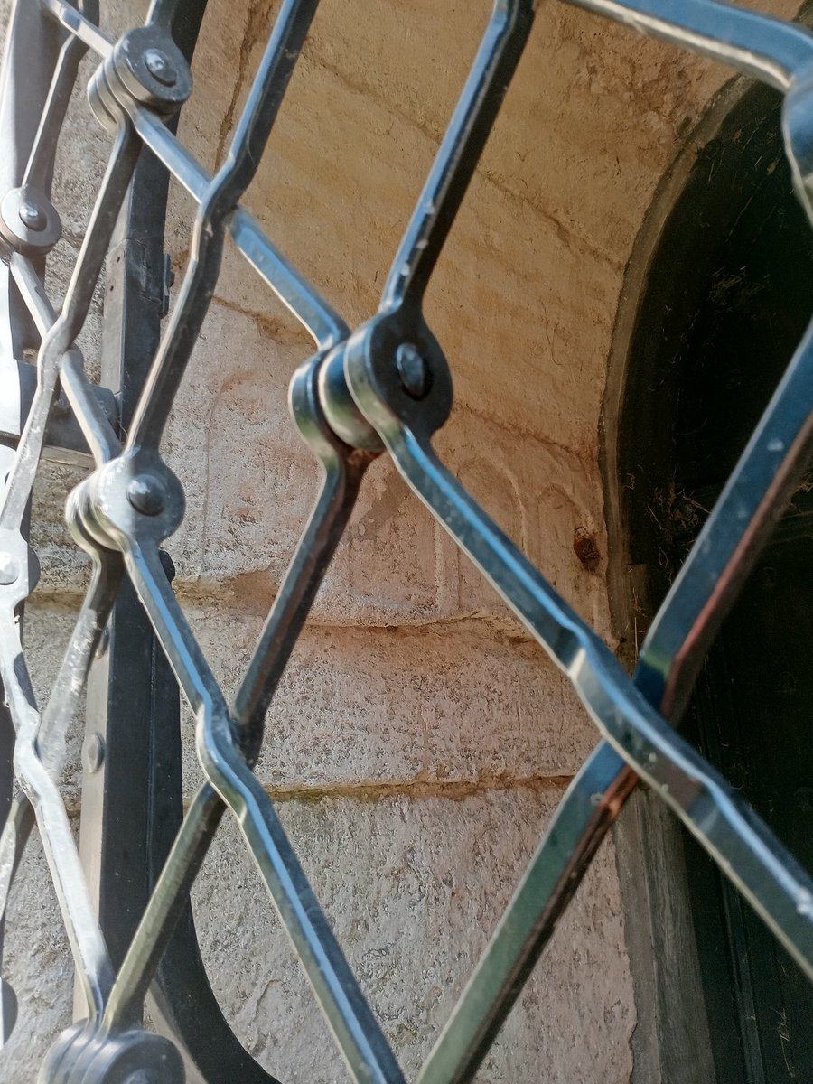 phil0073's tweet photo. From c.970 the Saxon tower doorway details of 
#AllSaintsEarlsBarton . "Gate" from the modern keep out era.#PhilOnaBike #AdoorableThursday #dailydoor #Thursgate #lovegates @LoveOfGates #MetalworkMonday https://t.co/0ij8xExqHi