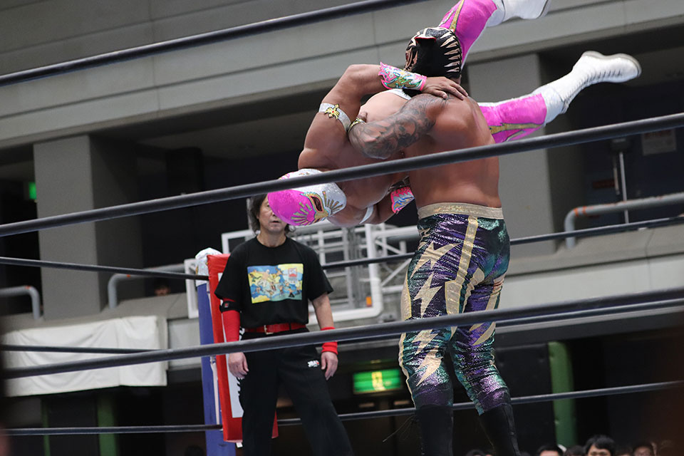 chika_dahlia's tweet photo. 2026/2/24
NJPW PRESENTS CMLL FANTASTICA MANIA 2026
エディオンアリーナ大阪第2
第6試合【『FANTASTICA MANIA 2026』タッグトーナメント決勝戦】
マスカラ・ドラダ、ミスティコ vs マグヌス、アベルノ⑮
#MascaraDorada #Averno
#FM2026 #njcmll #FantasticaMania2026 https://t.co/jpSQozt4F0