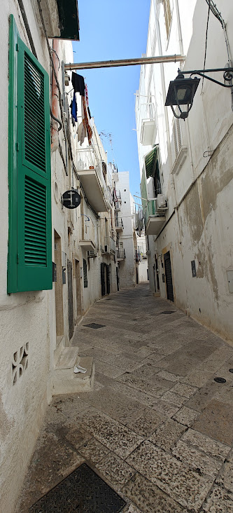 outofofficedaku's tweet image. In the summers skip the Amalfi Coast and head over to the villages in #Puglia No crowds. Have the place to yourself and a few locals. Spend the day at leisure. Have food at local restaurants. Swim in the sea. Explore the streets. Head back home. Did the same for 2 weeks and loved