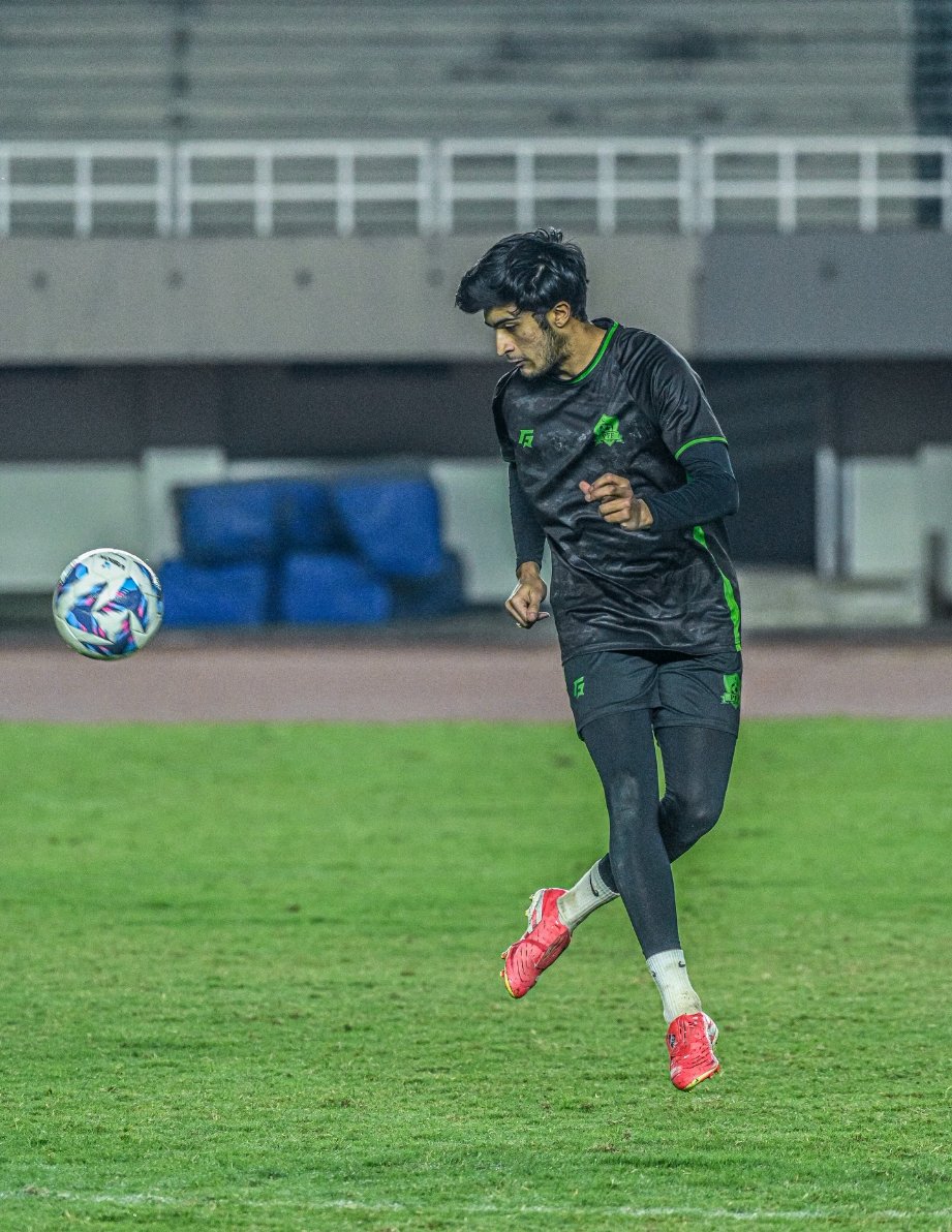 Maidaanpk01's tweet photo. From Maidaan to Pakistan π΅π° One Touch For the Nation
Muhammad Junaid Adil Ali Khan Ubaid Rocky
#Maidaan #PakistanFootball #SAFFU20 #Iamsomebody #onetouch https://t.co/ZSRuXiktLn