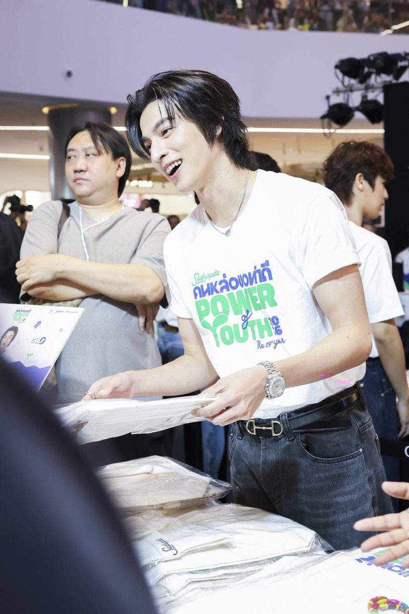 ParkkengChannel's tweet photo. GULF X POWER OF YOUTH

#คนหล่อขอทำดีปี19xGulf
#GulfKanawut
#คนหล่อขอทำดีปี19 #PowerofYouth https://t.co/93quZSHuQ6