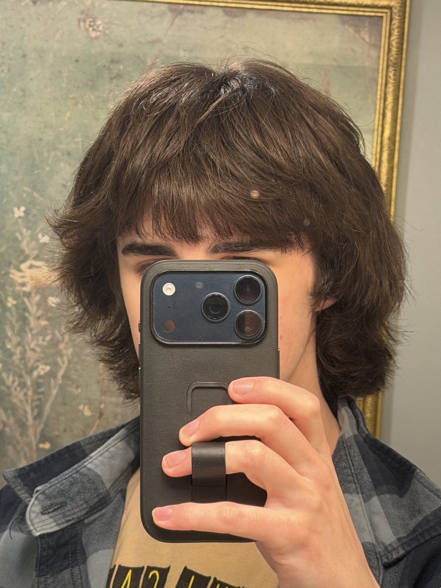 cyrus ❄️🌲🌫️ tweet media