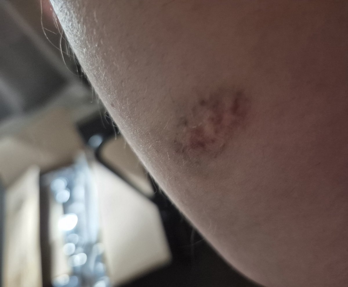 kissable robut tweet media