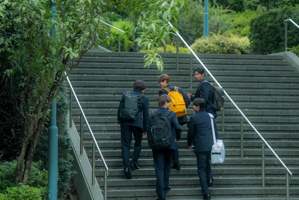 「修学旅行で仲良くないグループに入りました」【公式】 tweet media