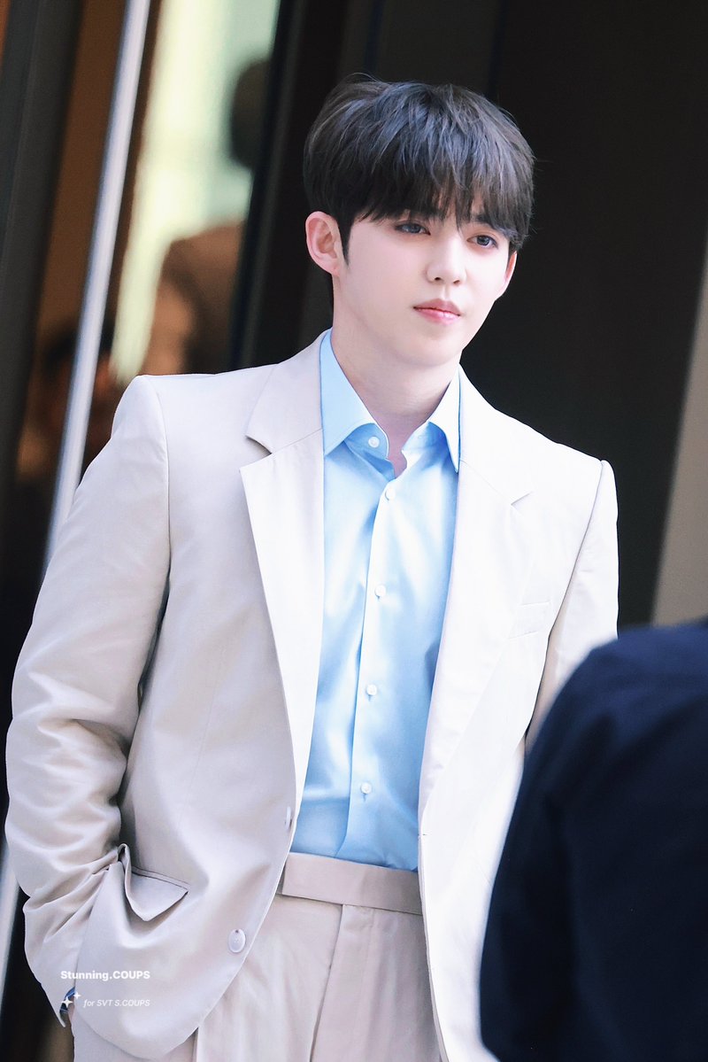 Stunning.COUPS tweet media