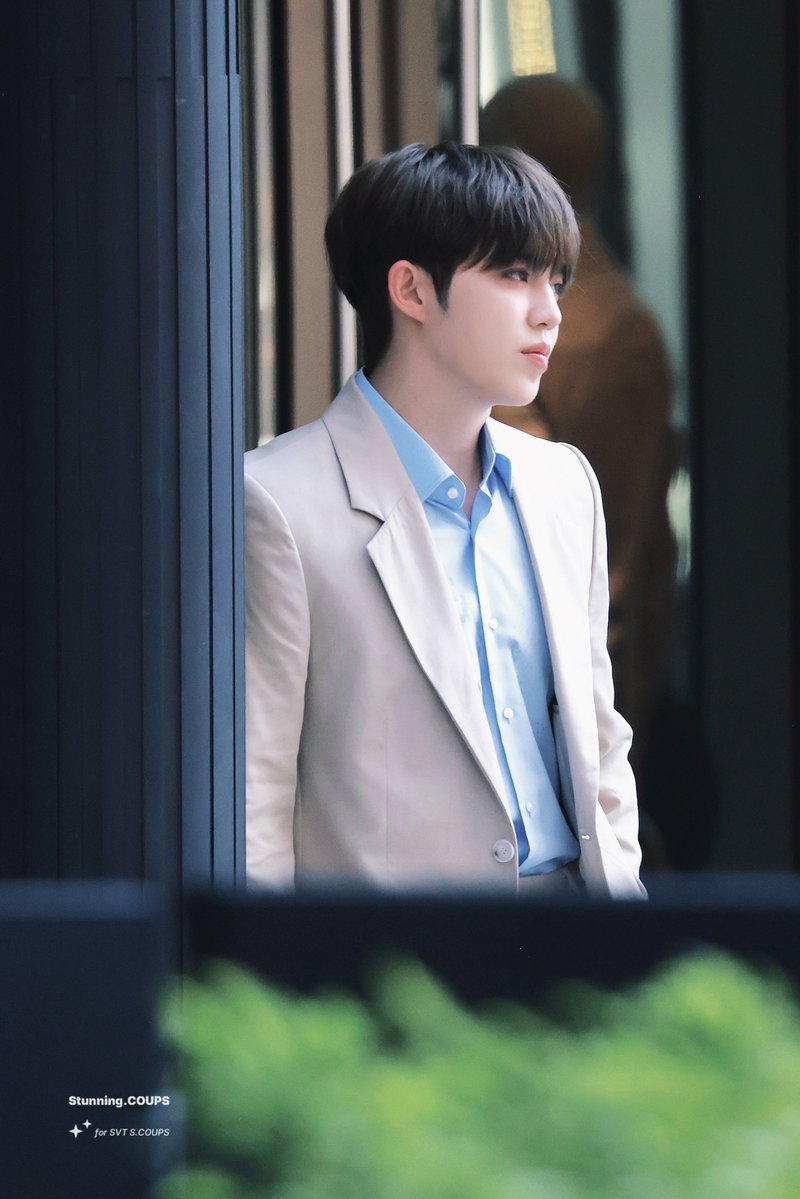 Stunning.COUPS tweet media