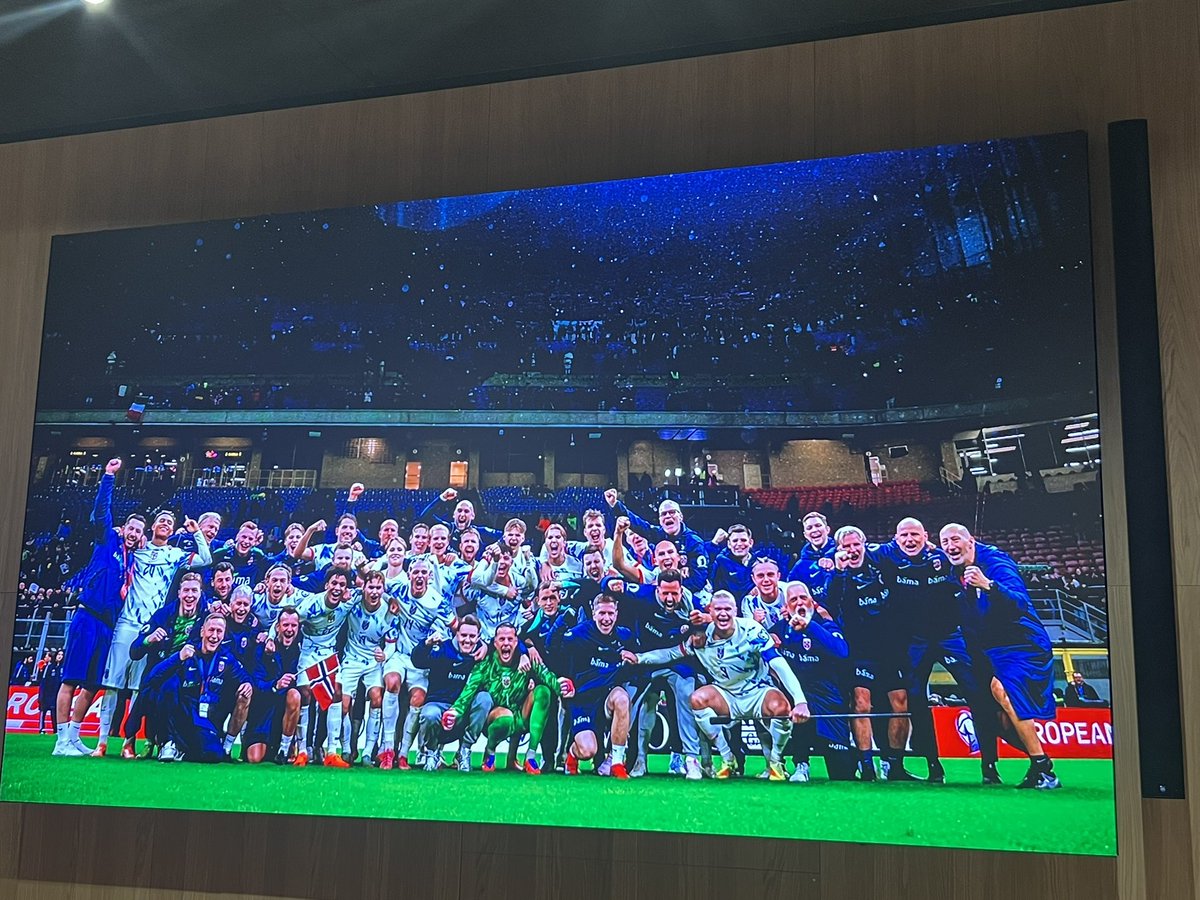 𝓞𝓵𝓮 tweet media