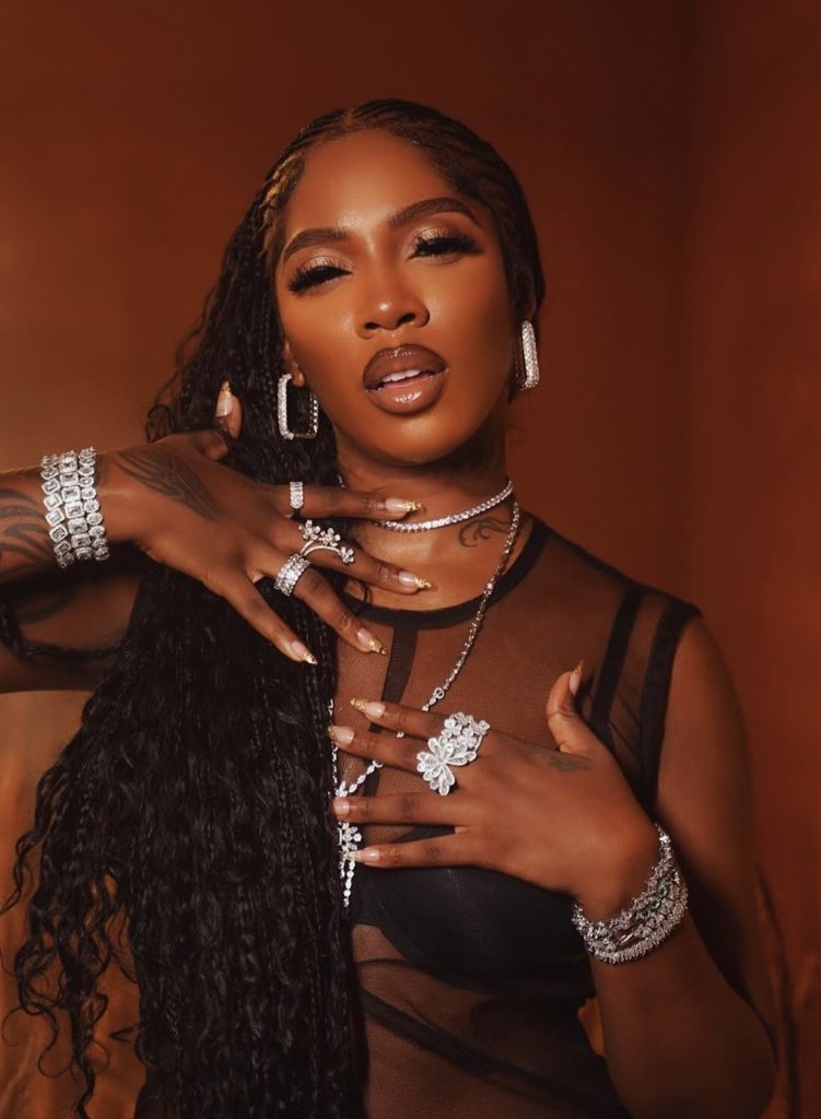 Ivory ✪ tweet media