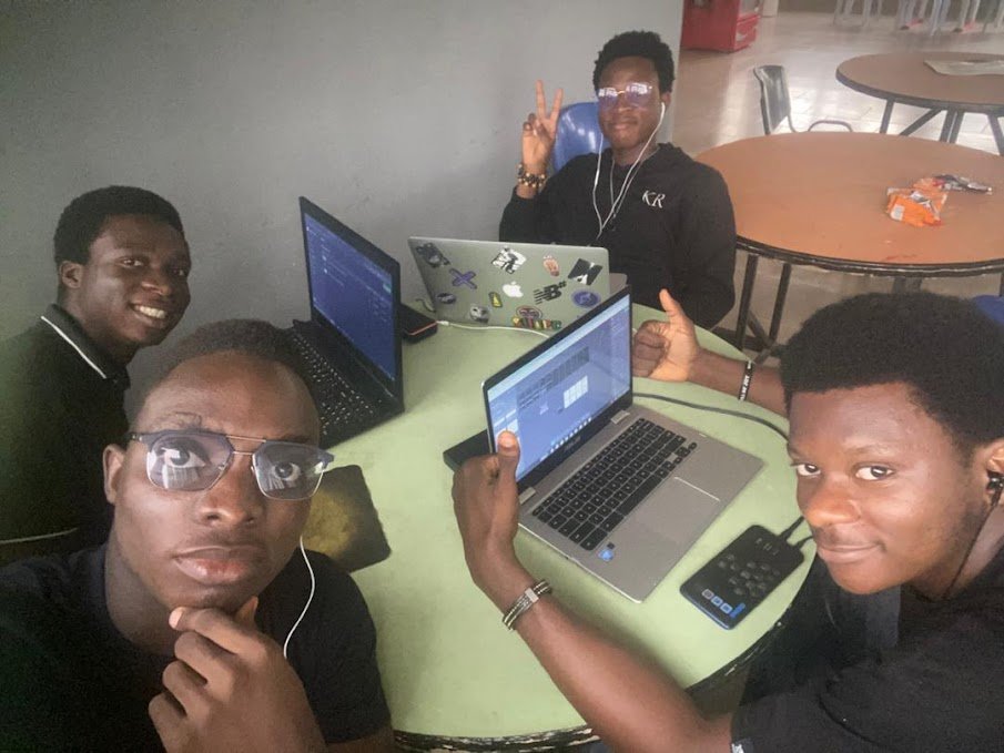 Emmanuel Akpan tweet media