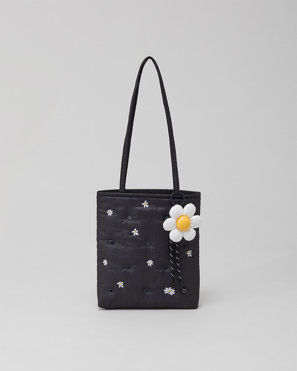 BangWinKon's tweet image. WTS LFB PH GO

💫 𝗖𝗢𝗟𝗟𝗘𝗥 𝗭𝗢&amp;amp;𝗙𝗥𝗜𝗘𝗡𝗗𝗦 𝗘𝗗𝗜𝗧𝗜𝗢𝗡 💫

✅ all in prices (includes all fees) 
✅ eta: MAY 
✅ until 10:00 AM tomorrow
✅ korean consol ang mag c/o (no more kor proxy) 

order here: docs.google.com/forms/d/e/1FAI… 

#ZOA #COLLER