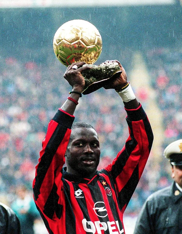 makemororocco's tweet image. 🔴INFO SPORT🇲🇦🇸🇳🇱🇷

La légende du football africain et ex-président libérien, George Weah, apporte un soutien de poids au Maroc suite à la réattribution du titre de la CAN par la CAF :

⚖️Règlement strict : Pour le Ballon d'Or, les textes sont sans équivoque : une équipe qui