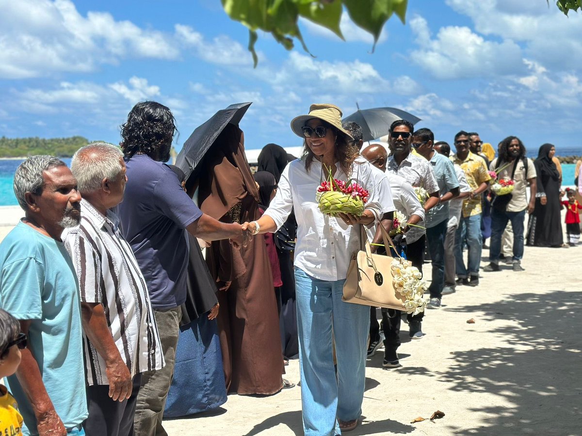 iNafizChica's tweet image. ކުރިއަށް އޮތް ލޯކަލް ކައުންސިލް ތަކުގެ އިންތިހާބުގެ ކެންޕެއިނަށް ރައީސް@MohamedNasheed އާއި އެމްޑީޕީގެ ކުރީގެ ޗެއަރޕާސަން@faya_i އާއި އެމްޑީޕީގެ ލީޑަރޝިޕްގެ ބޭފުޅުންނަށް ނ.ޅޮހިން ހޫނު މަރުހަބާއެއް.

#HeyvallaThayyaaru
#GearUp
#LCE2026
#WDC2026
#VoteMDP