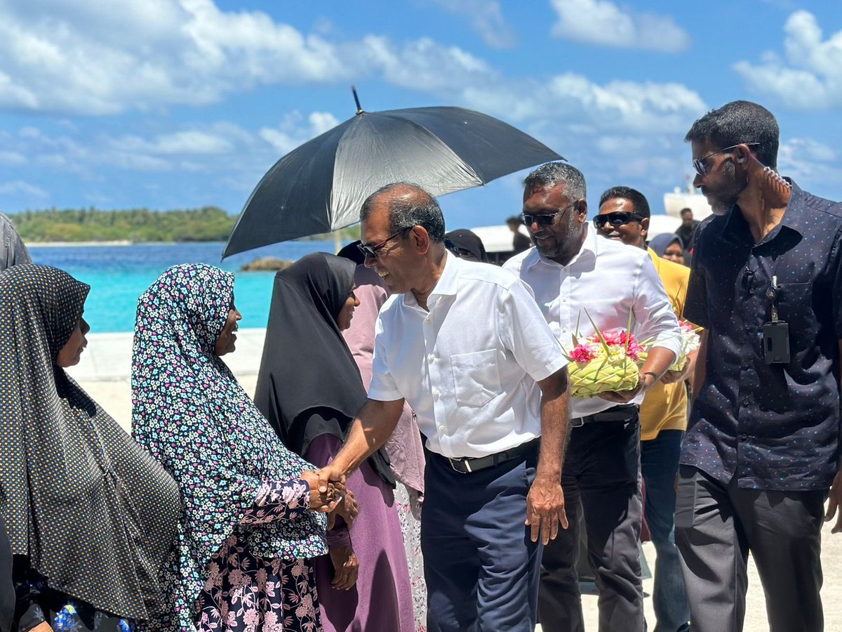 iNafizChica's tweet image. ކުރިއަށް އޮތް ލޯކަލް ކައުންސިލް ތަކުގެ އިންތިހާބުގެ ކެންޕެއިނަށް ރައީސް@MohamedNasheed އާއި އެމްޑީޕީގެ ކުރީގެ ޗެއަރޕާސަން@faya_i އާއި އެމްޑީޕީގެ ލީޑަރޝިޕްގެ ބޭފުޅުންނަށް ނ.ޅޮހިން ހޫނު މަރުހަބާއެއް.

#HeyvallaThayyaaru
#GearUp
#LCE2026
#WDC2026
#VoteMDP