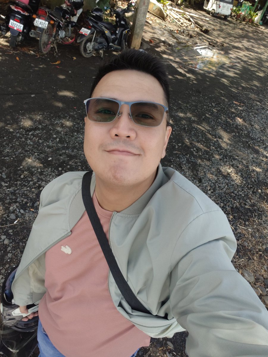 Hugot King💯 tweet media