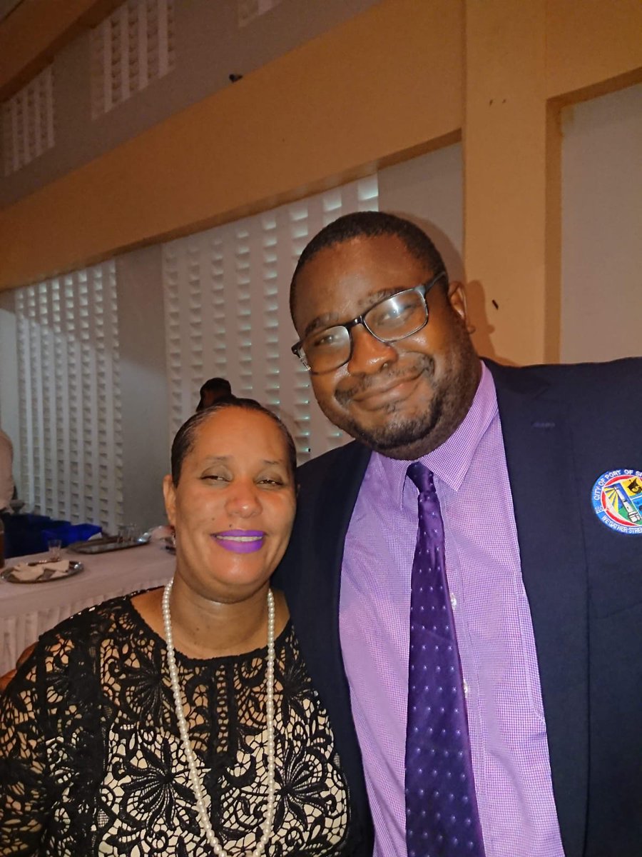 Hillan Morean tweet media