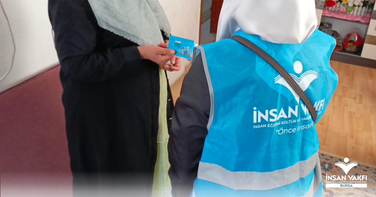 İnsan Vakfı Bursa olarak, yaklaşan bayram öncesinde ihtiyaç sahibi ailelerin yüzünü güldürmek amacıyla alışveriş bayramlık kartı dağıtımı gerçekleştirdik. Dağıtılan kartlar sayesinde aileler ve çocuklar bayramlık ihtiyaçlarını kendi tercihlerine göre temin edebilecek.
👇