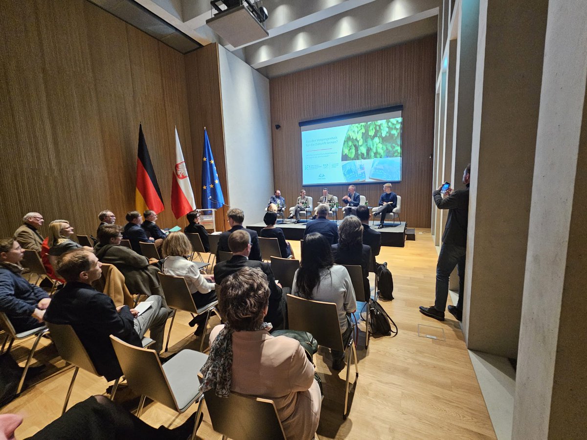 Botschaft Polen DE tweet media