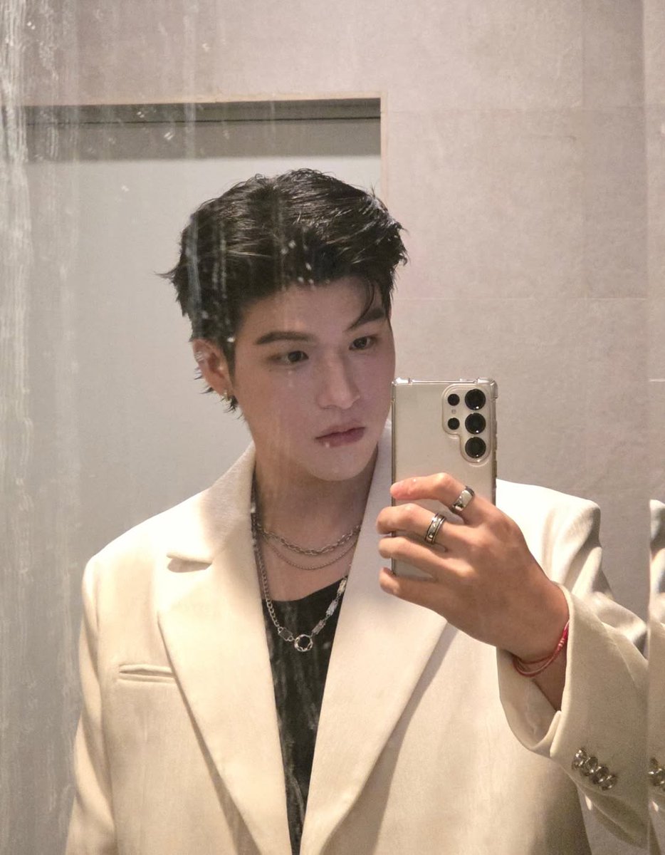 โซะทุกเซลฟี่หน้ากระจก