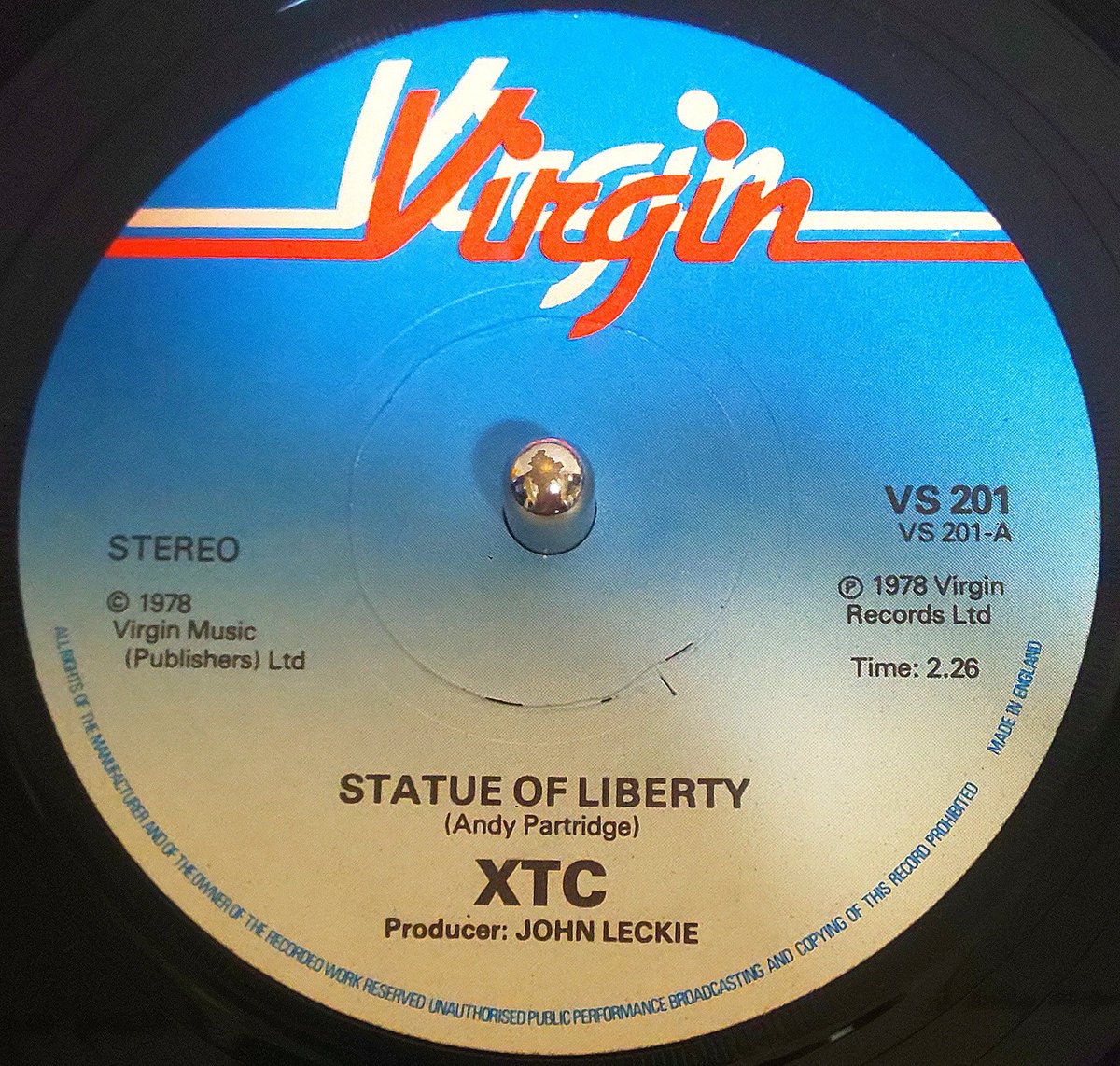 たまぞう tweet media