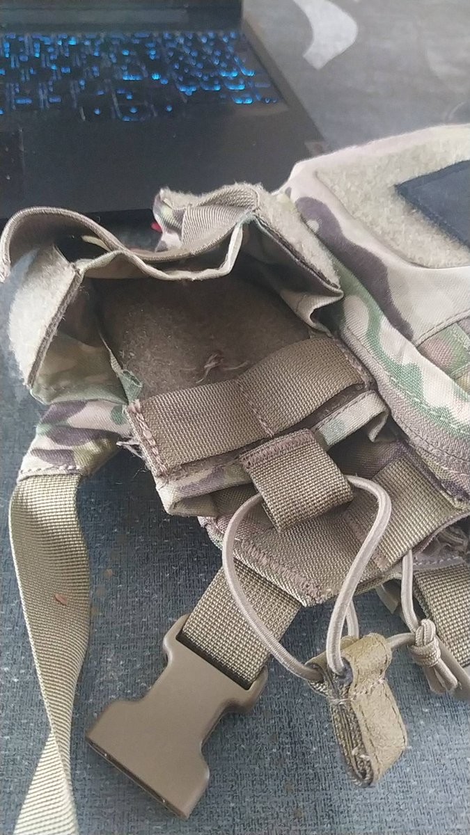 Folky___'s tweet photo. @HavocTwoOne @5StarAlts modified my chest rig by removing some of the integrated pistol pouch and adding molle to attach a spud pouch https://t.co/mZmz6fVa1S