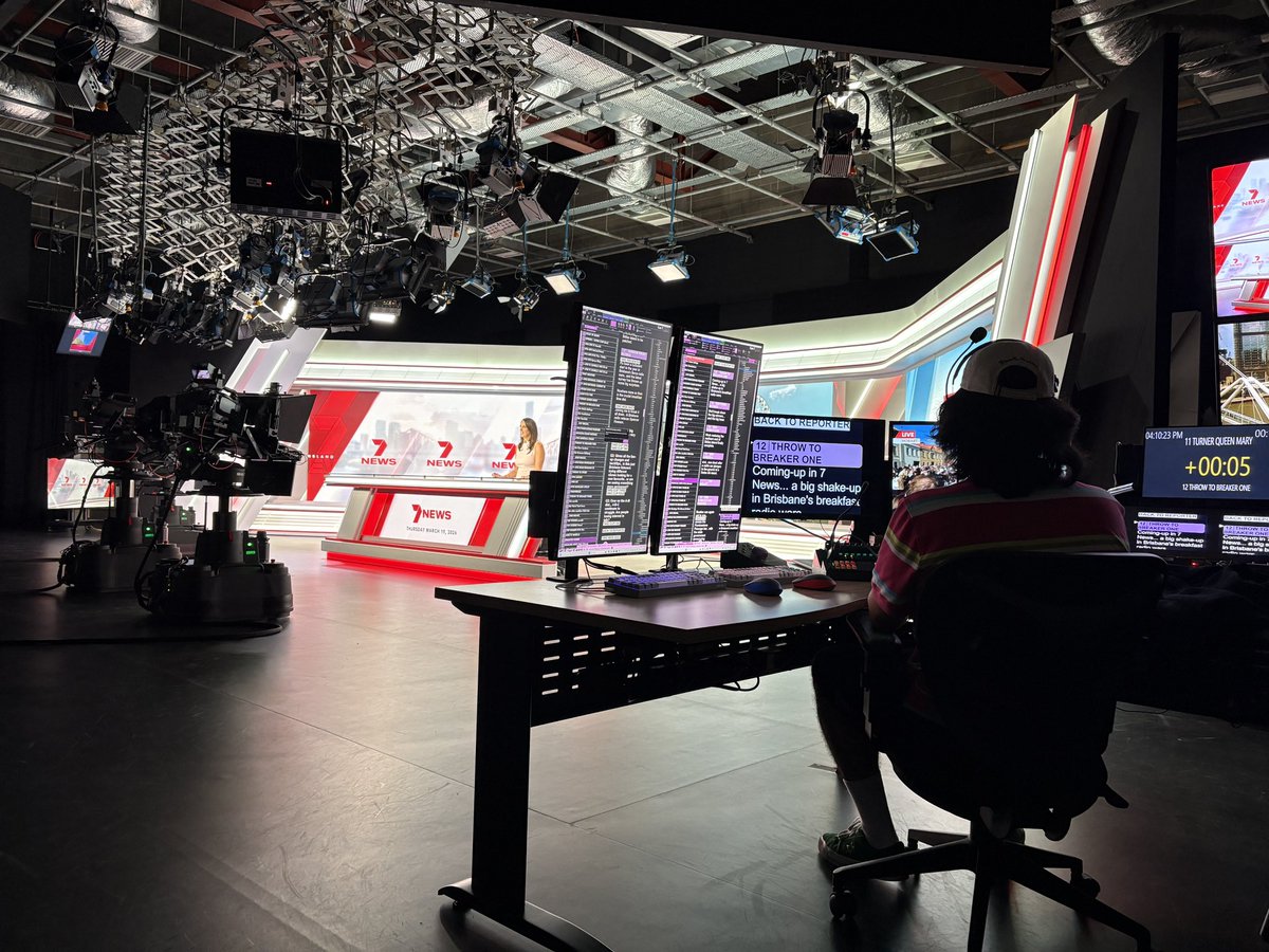 Spencer Howson 📻 tweet media