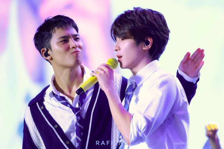 hourlyminwon 💚💜 tweet media