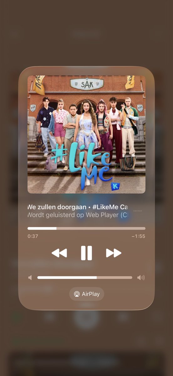 raph is seeing ariana tweet media