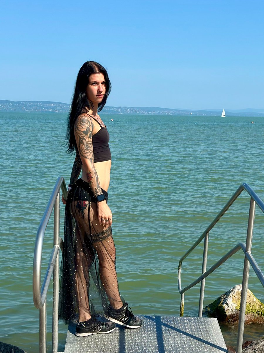 elina_mj tweet media