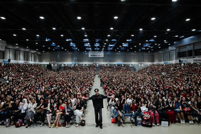 2,800คนในงาน กับอีกเกือบ 7พันคนในไลฟ์ มีคนรักเพิร์ธมากมายขนาดนี้ เอาจริงไม่อยากให้ปีนี้เป็นปีสุดท้ายที่ได้จัดเลย อยากร่วมสร้างความทรงจำด้วยกันแบบนี้ในทุกวันเกิดไปอีกนาน ๆ ขอจัดอีกได้ไหม อยากให้จัดอีก🥹

THE 25TH PERTH CHAPTER

#PerthRockOnEra 
#PerthTanapon | #KDPPE
