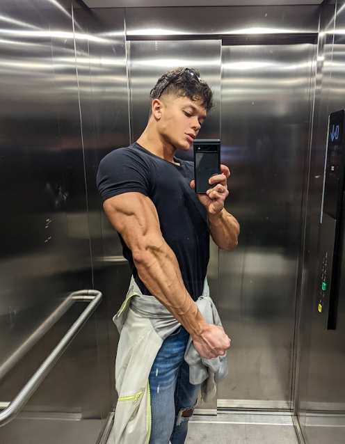 pro bodybuilder Andrew tweet media