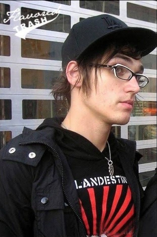 Mikey Hourly tweet media