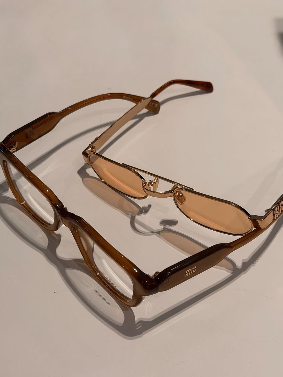 OfficialJaoying's tweet image. ꔛ IG :  jaoyng update 
🗓️19032026 | #ไอจีเจ้าหยง 

nerdy mode on🥸 @/EssilorLuxottica #EssilorLuxottica #eyewear #trends #SS26

𓂃 𓈒𓏸  #Jaoyng , #FELIZZ