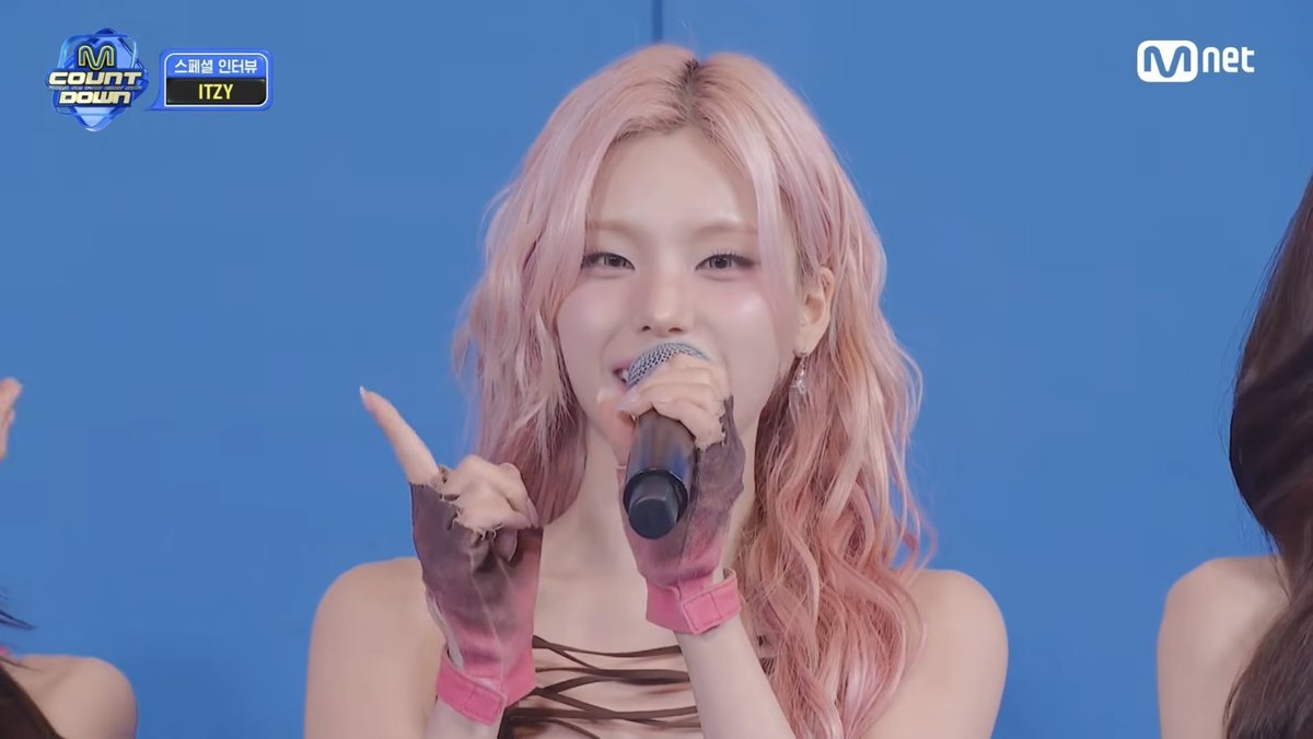 助かります
派手髪ロング
助かります

〜オタク　助かりの一句〜