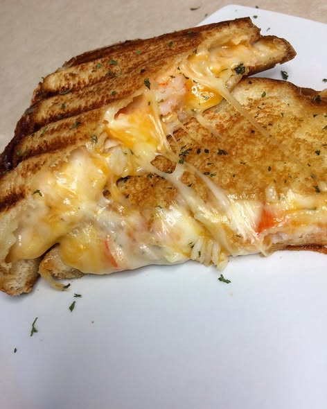 Papa Woof und Krampus und Bleaken tweet media