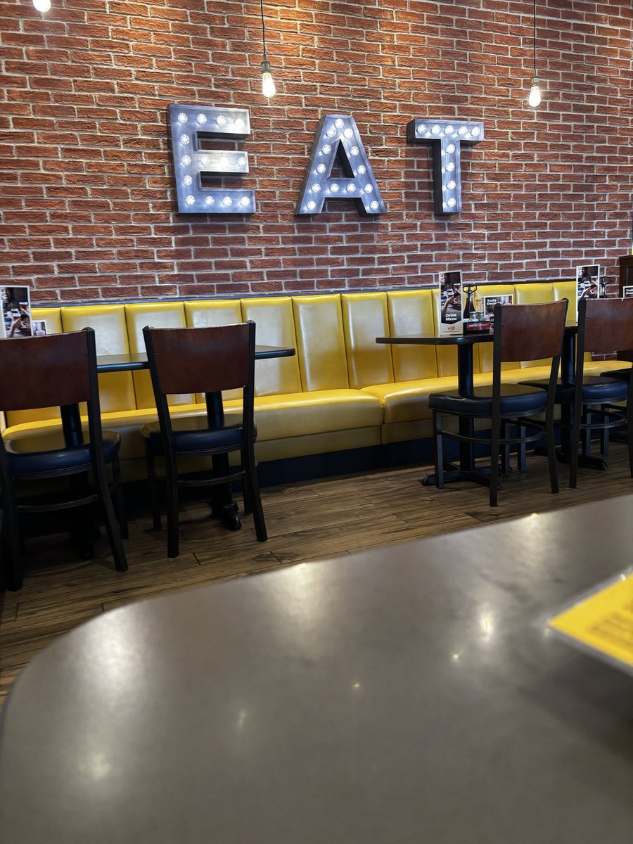 WendyMilley's tweet photo. mid march day off. Starting the day right with breakfast at my favorite breakfast spot 🍳 https://t.co/I9b6JqEktC