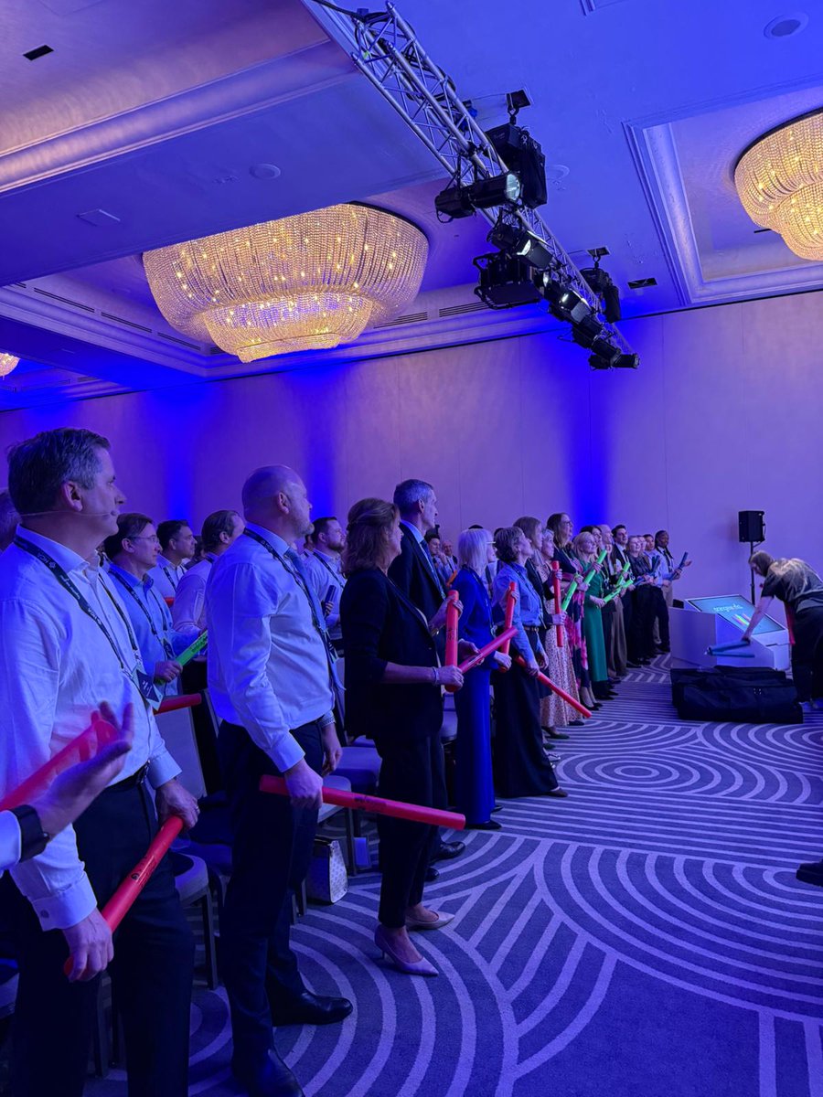 OrangeworksUK's tweet image. BoomTime is always a good time with Ed 🎶 350 delegates. One room. One unforgettable rhythm. We brought the energy to HCA Healthcare at Hilton Park Lane last week, turning their conference into a full-blown musical experience 🥁eu1.hubs.ly/H0sNYkb0
#conferenceevents
