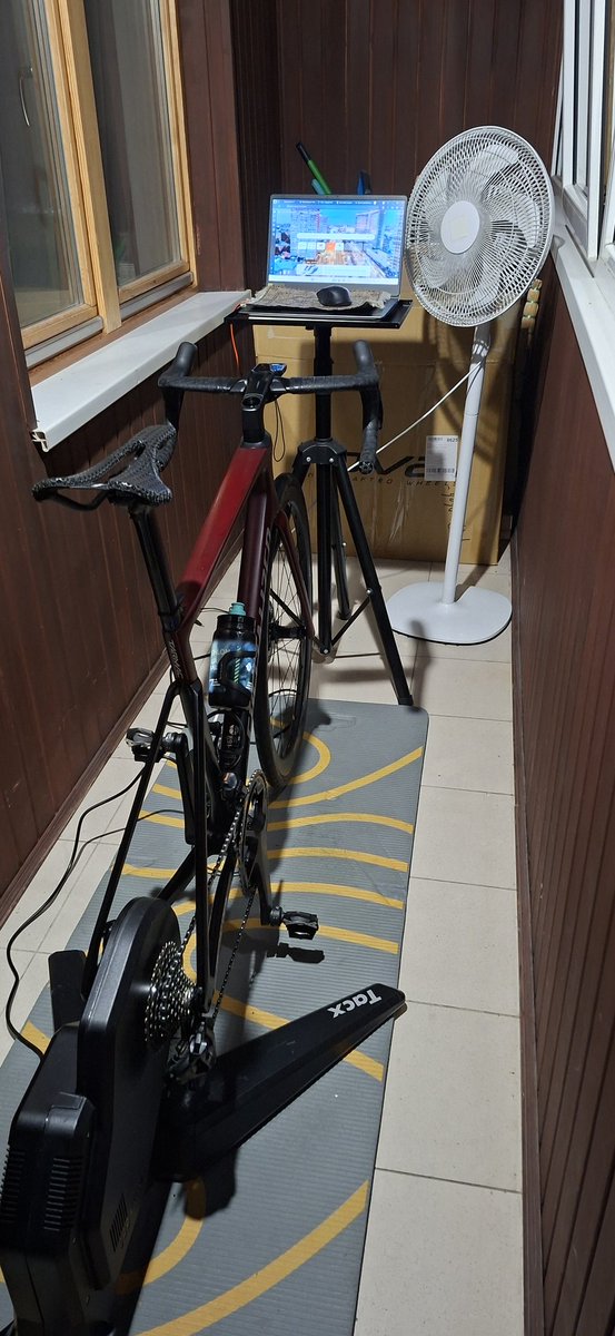 муниципальный физкультурник (parody) tweet media