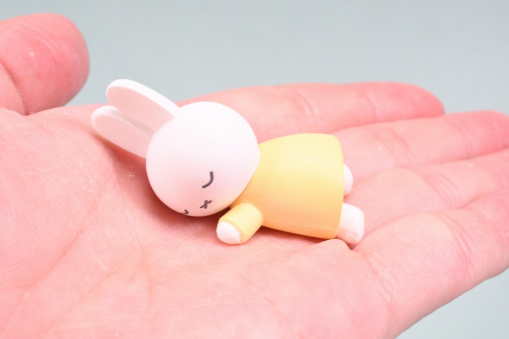 ミッフィー miffy すやすやフレンドFig. ぱすてる 】 おねんねポーズが
